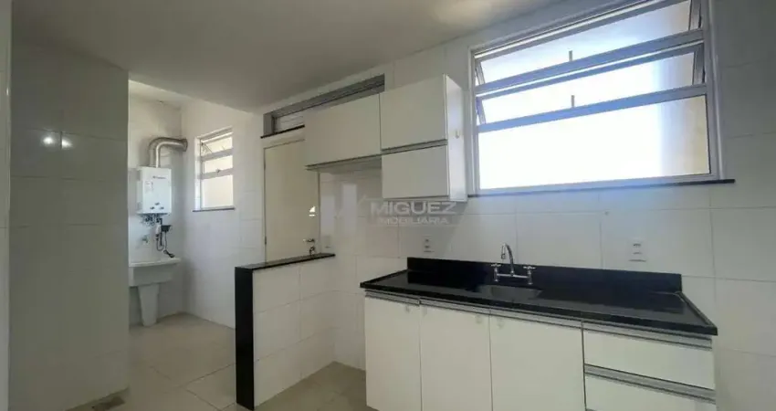 Apartamento à venda na rua mariz e barros, tijuca. são 3 quartos, sendo 1 suíte, além de sala confortável e planta bem distribuída. ótima localização, com acesso fácil a comércio, transporte e serviço