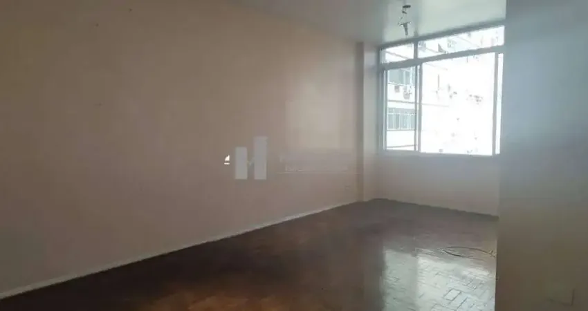 À venda na tijuca: apartamento bem localizado na rua conde de bonfim. conta com 3 quartos, sala, banheiro social, dependência completa e 1 vaga na escritura.