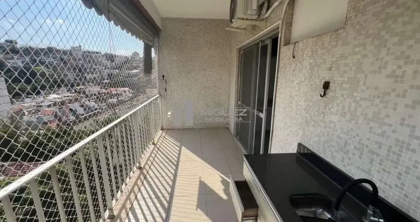 Apartamento a venda, rua joão alfredo, tijuca, 2 varandas, 3 ótimos quartos, sendo 1 suíte, banheiro social, cozinha com armários, dependências completas, 2 vagas de garagem.