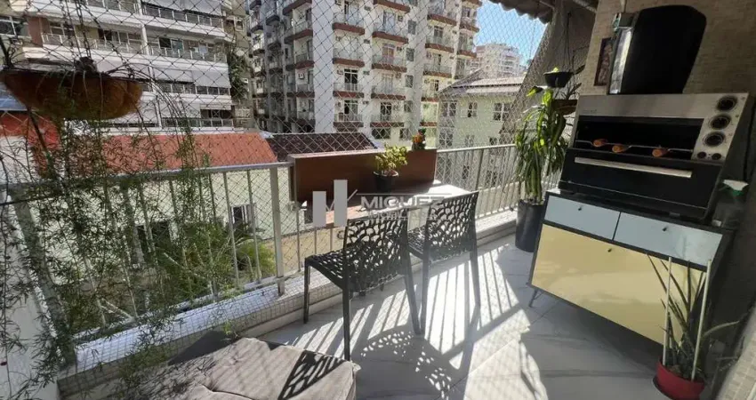 Apartamento a venda, rua joão alfredo, tijuca, 2 varandas, sala ampla, 3 quartos sendo 1 suíte, banheiro social, copa cozinha, dependência completa, 2 vagas na escritura.