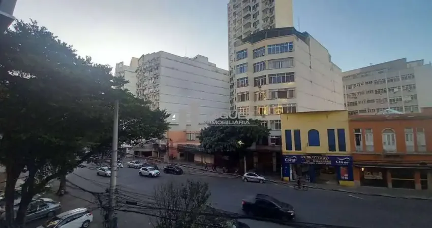 Imóvel à venda na tijuca - amplo apto 3 quartos, suíte, 2 vagas, precisa reforma – metrô & comércio ao redor