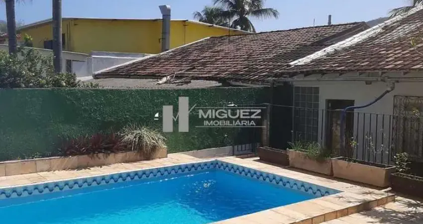 Casa completa, 3 quartos, suite, 3 vagas com espaço gourmet, piscina e escritório no pavimento superior