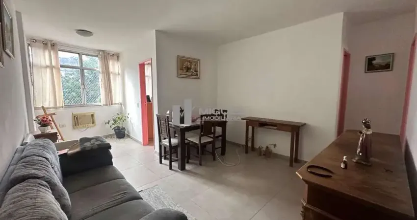 Apartamento a venda, rua doutor satamini, tijuca, sala, 2 quartos, banheiro social, dependência completa.