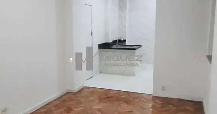 Apartamento a venda, av. paulo de frontin, rio comprido, sala, 2 quartos, banheiro social, cozinha, área de serviço.