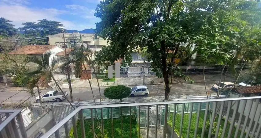 Apartamento à venda rua barão de são francisco, vila isabel. 2 quartos com 1 suite, dependências e varanda. vaga na escritura. prédio com infraestrutura completa