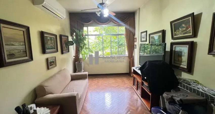 Apartamento a venda, rua marquês de valença, tijuca, sala em 2 ambientes, 3 ótimos quartos, banheiro social, ampla cozinha, dependências completas, 1 vaga de garagem.