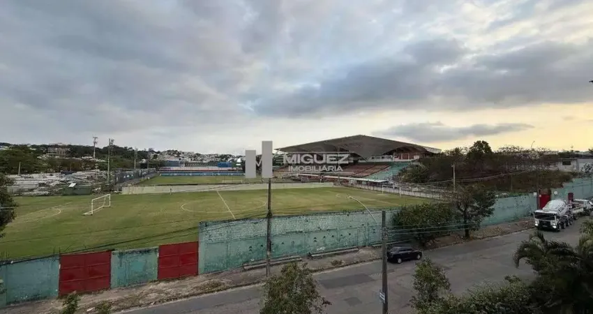 Apartamento à venda na ilha do governador! são 3 quartos, ótima planta e localização privilegiada, pertinho do shopping ilha plaza e de todo o comércio local.