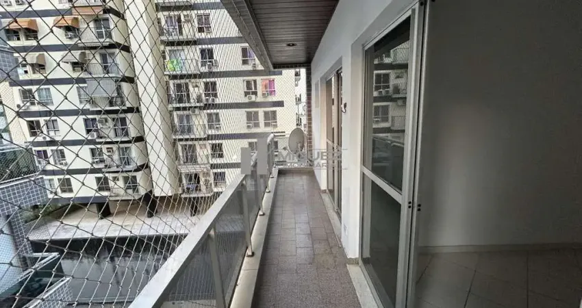 Apartamento à venda com varandão, 2 quartos 1 suíte, 94m², vaga demarcada em prédio com infraestrutura completa