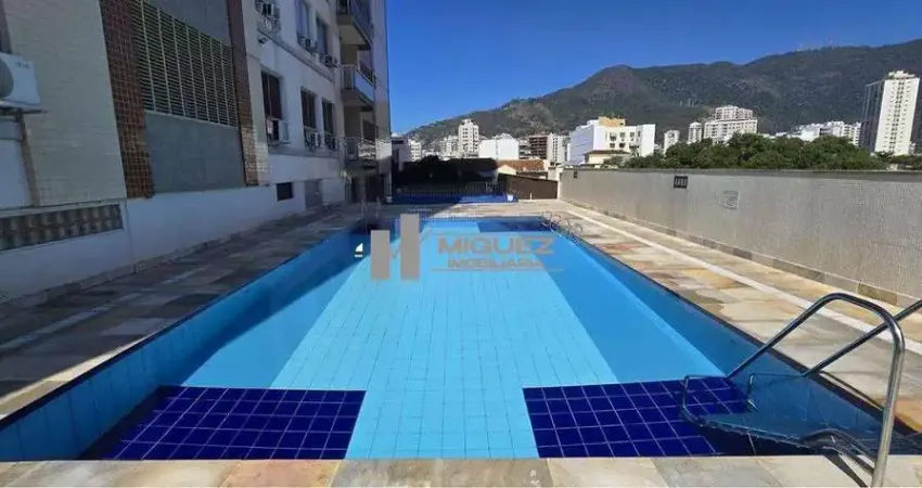 Apartamento a venda rua dona zulmira. varanda com vista livre, sala, 3 quartos sendo 1 suíte, 1 banheiro social, copa cozinha, dependência completa. 140 m². 2 vagas na escritura e demarcadas. condomín