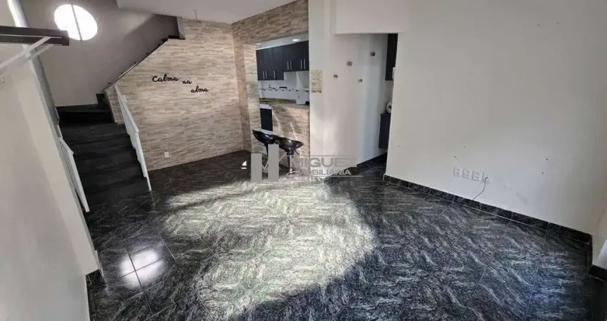 Oportunidade em vila isabel! casa triplex de 116m² em vila segura na rua barão de cotegipe – 3 quartos (1 suíte), cozinha americana, área de serviço, terraço coberto, 1 vaga e ótima distribuição inter