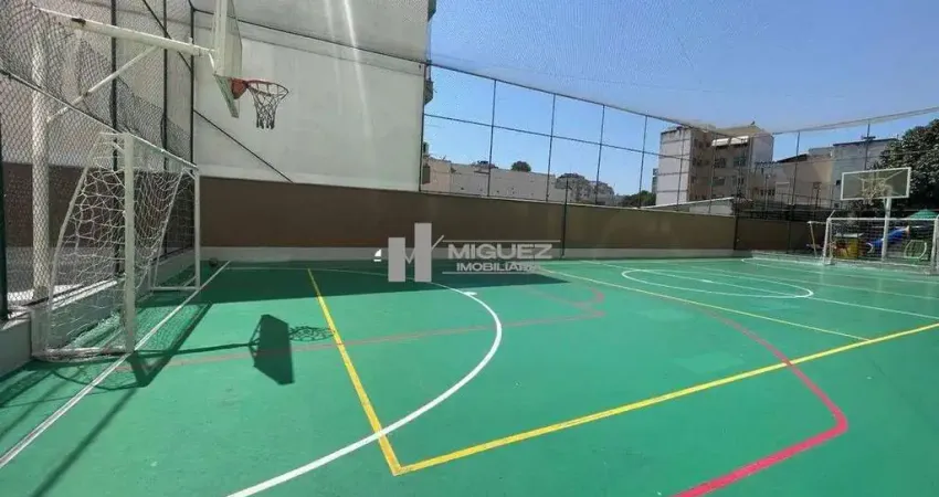 Oportunidade de morar no maracanã! este apartamento de 120m² à venda na rua santa luísa conta com 3 quartos, sendo 1 suíte, varandão, copa cozinha e dependência. são 2 vagas na escritura e infraestrut