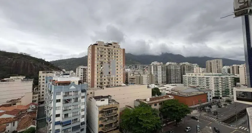 Apartamento à venda, av maracanã com 2 quartos, dependência e vaga na escritura