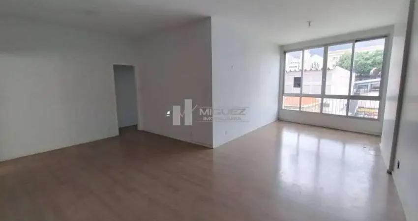 Alugo apartamento na rua barão de mesquita, 3 quartos, 1 suíte, dependência e 1 vaga de garagem.