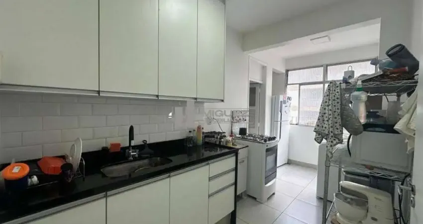 Exclusividade! apartamento à venda na rua garibaldi. são 3 quartos, sendo 1 suíte, dependência completa e vaga de garagem. excelente oportunidade em localização valorizada.