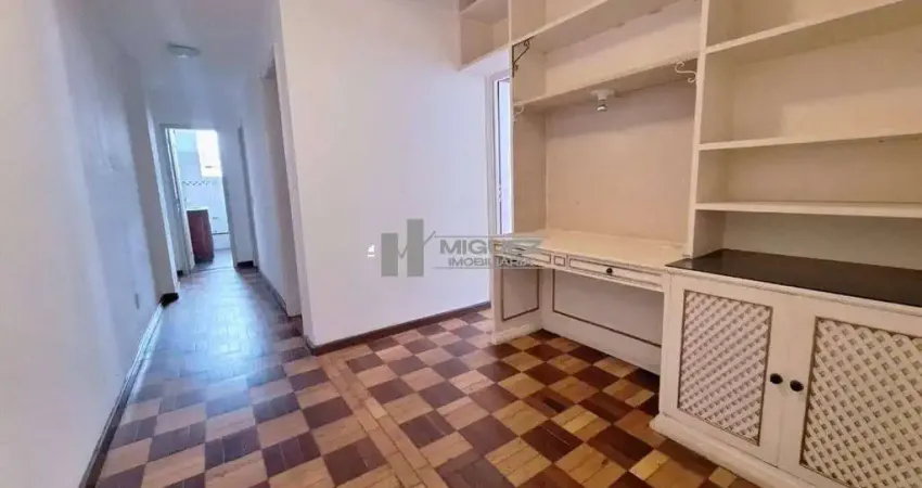 Excelente apartamento à venda na rua mariz e barros, tijuca. amplo e arejado, com 120m², sala em dois ambientes, três quartos, banheiro social, lavabo e dependências completas. 1 vaga de garagem. a po