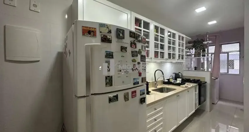 Na melhor parte da tijuca, apartamento à venda na rua haddock lobo, colado à praça afonso pena. imóvel de 80m², com 2 quartos, sala com varanda e 1 vaga. ideal para quem busca praticidade, conforto e 