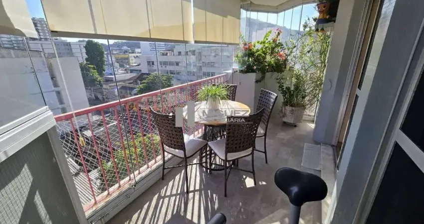 Apartamento a venda em vila isabel - rua teodoro da silva. varanda, 2 quartos, 1 banheiro social, cozinha e dependência completa (quarto, banheiro e área de serviço). 80 m². 1 vaga na escritura.