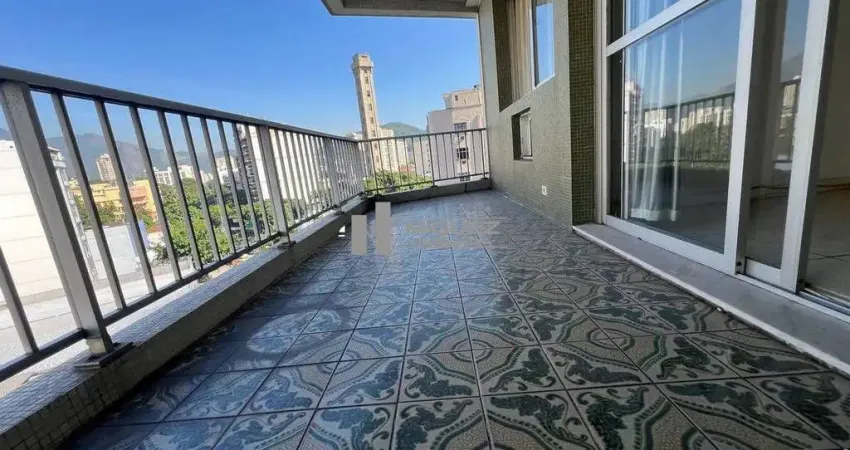 Apartamento à venda na rua são francisco xavier, tijuca. unidade com varanda, sala em dois ambientes, 1 quarto, banheiro com blindex, dependência completa e 1 vaga de garagem na escritura. uma ótima o