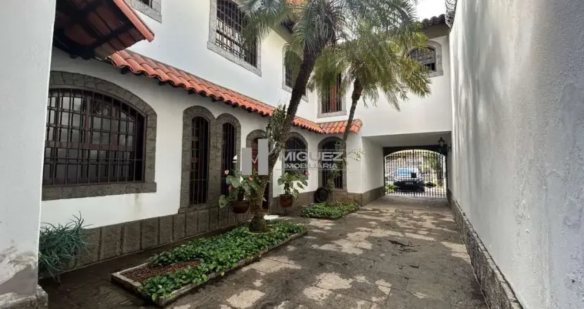 Harmonia e espaço: casa de 5 quartos com acabamento premium e área externa completa