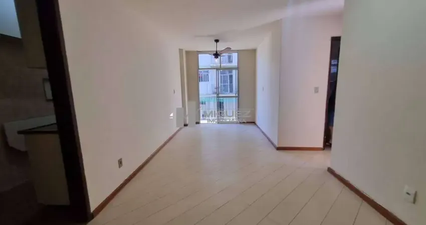 Apartamento à venda no grajaú, a poucos passos do largo do verdun. são 2 quartos, varanda agradável e vaga de garagem, em endereço valorizado da rua josé vicente. uma opção prática e bem localizada pa