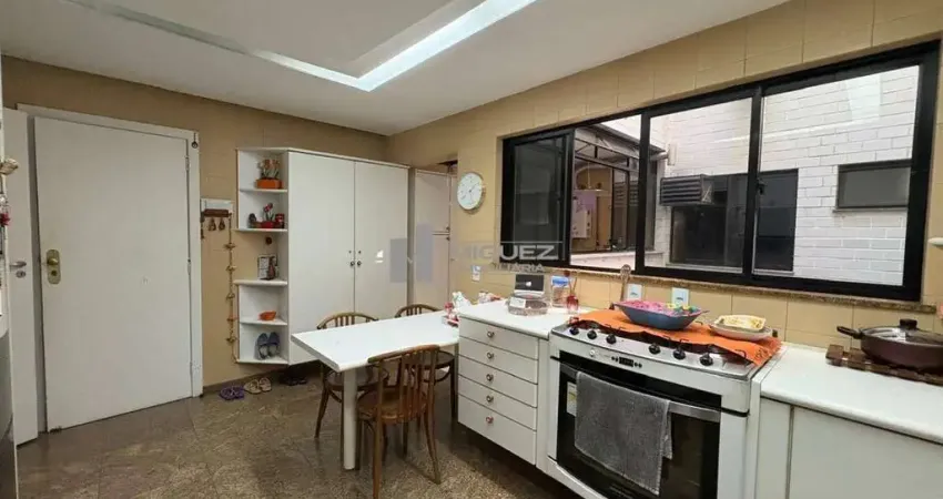 Apartamento com a incrível metragem de 290m², 4 quartos e 3 vagas na rua dona delfina (tijuca)