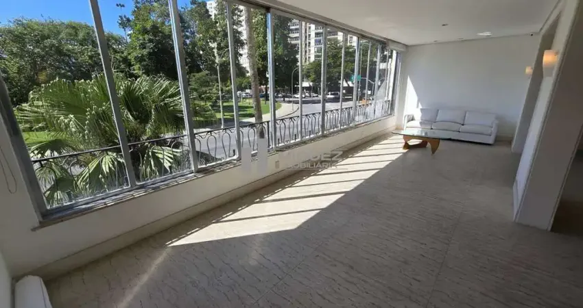 Apartamento garden à venda, praia do flamengo, varanda interna, salão em múltiplos ambientes, 3 quartos sendo 2 suítes master, copa cozinha - 305 m². 1 vaga na escritura.