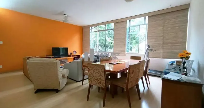 Alugo apartamento na rua afonso pena. o imóvel é composto por ampla sala, 3 quartos, sendo 1 suíte, dependência e encontra-se semi mobiliado. à 180m do metrô afonso pena e fácil acesso a comércios,e s