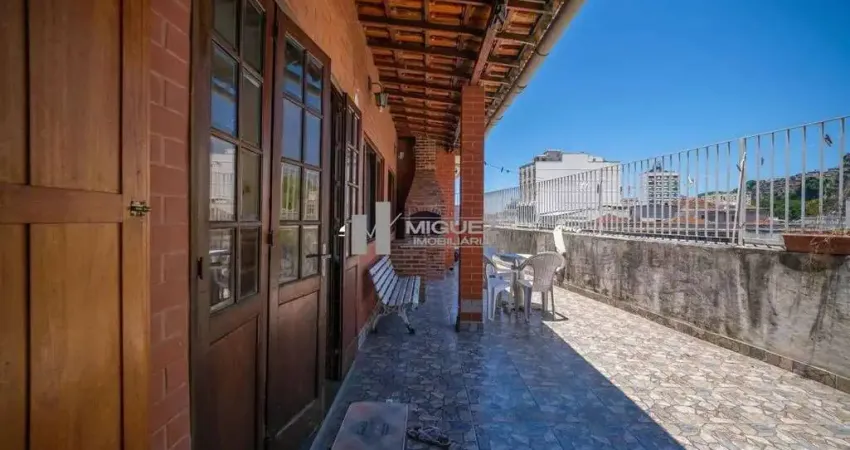 Cobertura Mobiliada para Alugar na Tijuca: 3 Quartos, Salas de Estar e Jantar, Área com Churrasqueira