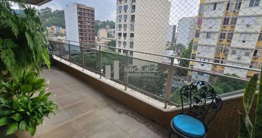 Apartamento à venda Rua Uruguai (Tijuca). Varanda, sala em 2 ambientes, 3 quartos sendo 1 suíte, 1 banheiro social, copa cozinha, dependência completa. 105 m². 2 vagas na escritura.
