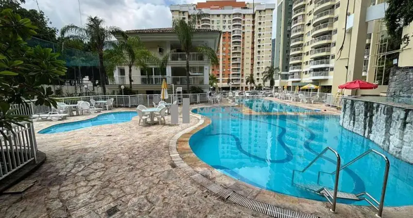 Cobertura duplex à venda com 4 quartos, sendo 2 suítes, 2 banheiros livres, 2 vagas na escritura e infraestrutura completa.