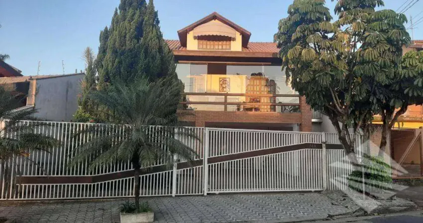 Sobrado com 5 dormitórios à venda, 309 m² - Campos Elíseos - Taubaté/SP