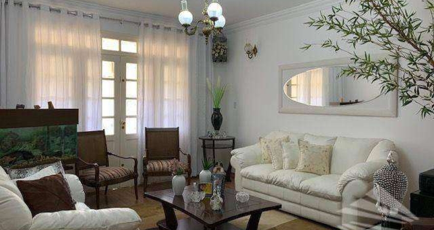 Sobrado à venda, 201 m² por R$ 700.000,00 - Centro - Taubaté/SP