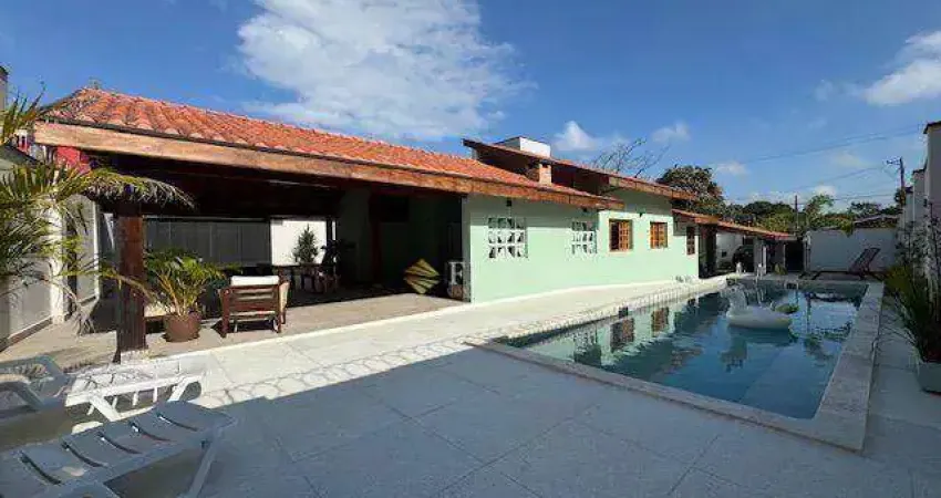 Casa com 3 dormitórios sendo 01 escritório à venda, 205 m² - Quiririm - Taubaté/SP
