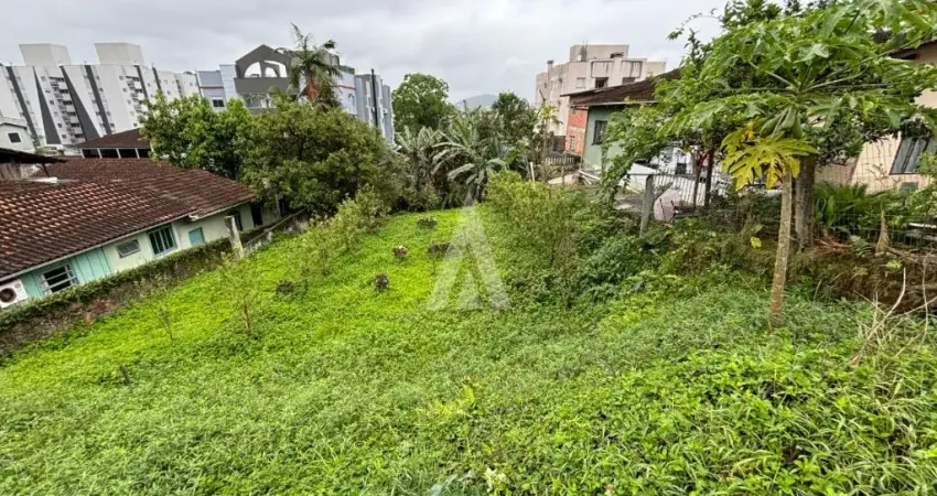 Terreno com area de 560 m² a venda no bairro Saguacu  valor R$ 580.000,00