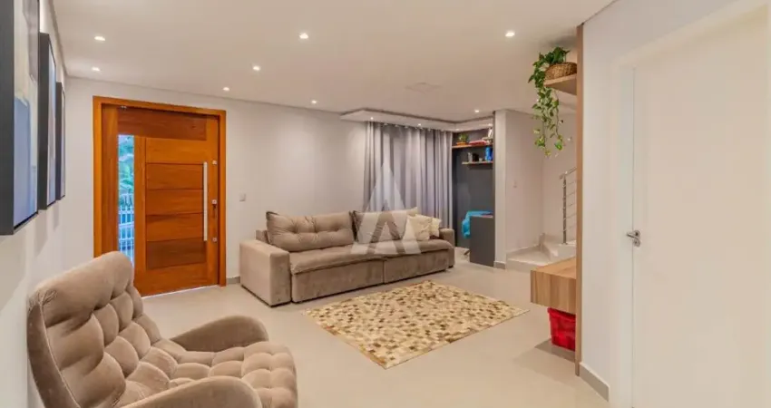 Sobrado com 1 suíte mais 2 quartos à venda no bairro Bom Retiro em Joinville-SC por R$ 1.290.000,00.