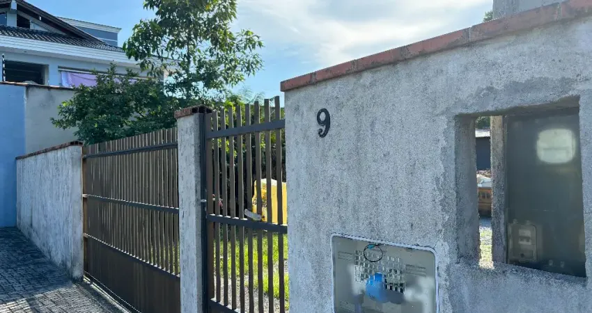 Terreno plano com 358,16m² à venda no bairro Espinheiros em Joinville - SC por R$ 400.000,00.