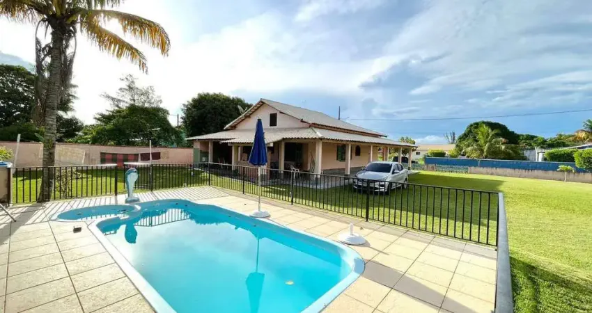Casa à venda com 4 quartos em Praia Seca, Araruama/RJ