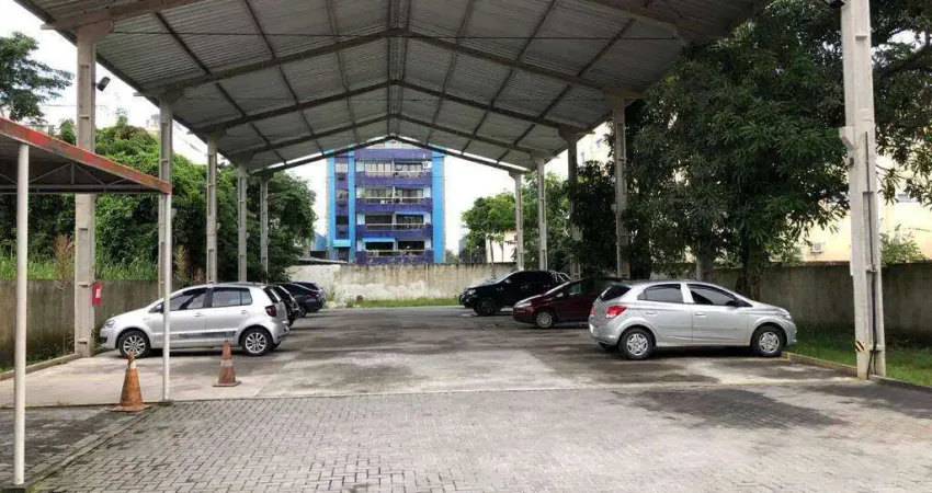 Galpão com amplo terreno ao lado da prefeitura - Araruama/RJ
