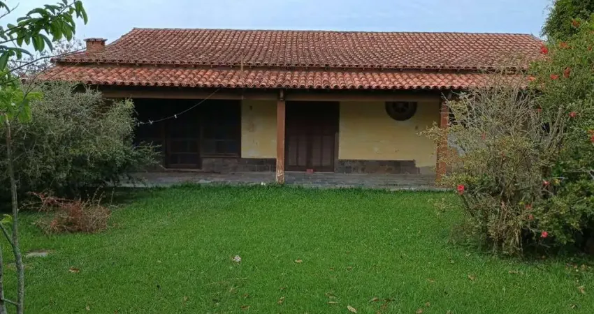 Casa com amplo quintal + edícula à venda no areal, araruama/rj