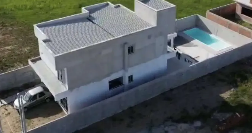 Casa moderna com 4 quartos + piscina no residencial jequitibá, araruama/rj