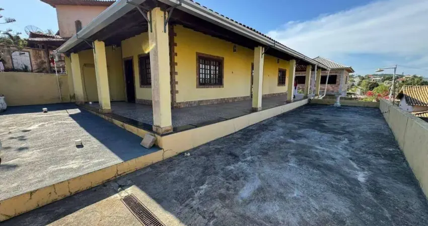 Casa aconchegante com amplo terreno, condomínio sonho de vida - araruama/rj