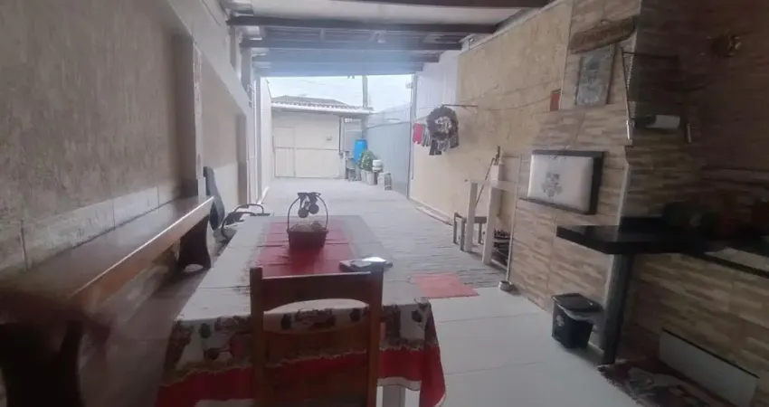 Casa à venda com 3 quartos e 1 sala comercial em Biguaçu/SC.
