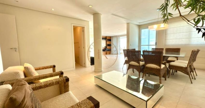 Cobertura duplex com 4 suítes e terraço com jacuzzi em Jurerê Internacional – Conforto e exclusividade a poucos metros do mar!