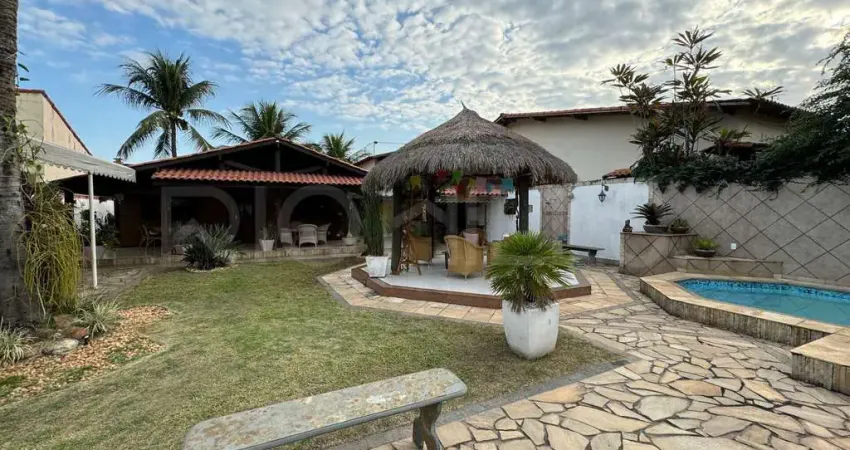 Casa de 3 quartos, com 450m², à venda em Itaipu, Niterói/RJ