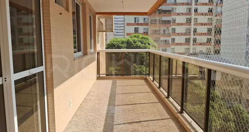 Apartamento de 4 quartos, com 140m², à venda em Icaraí, Niterói/RJ