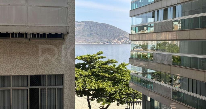 Apartamento de 2 quartos, com 84m², à venda na Praia de Icaraí, Niterói/RJ