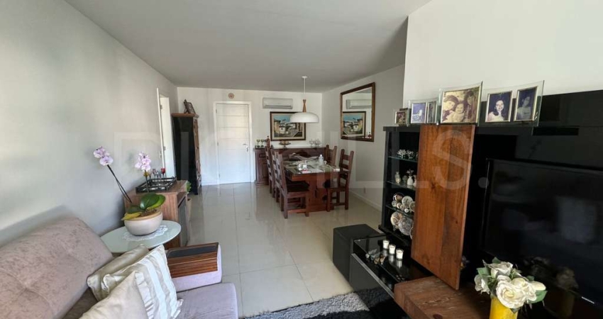 Apartamento de 3 quartos, com 110m², à venda em Charitas, Niterói/RJ