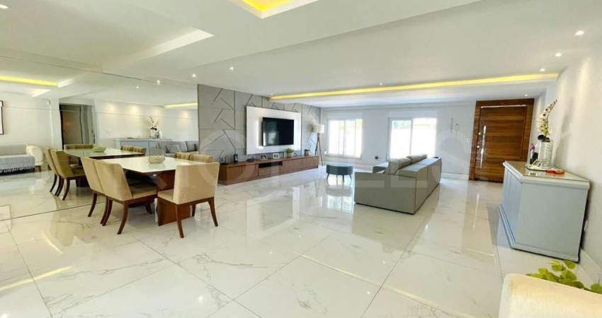 Casa Duplex de Alto Padrão com 5 quartos e 274m², à venda em Camboinhas, Niterói/RJ