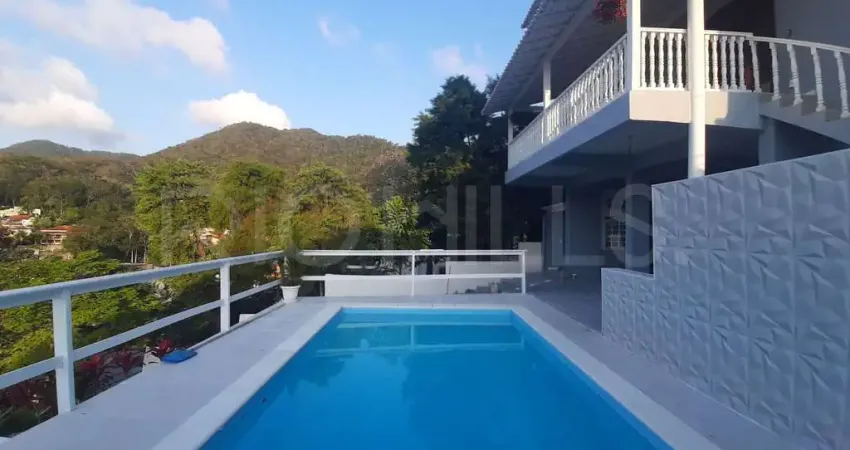 Casa em Condomínio, com 5 quartos e 300m², à venda no Engenho do Mato, Niterói/RJ