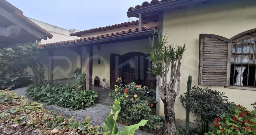 Casa de 4 quartos, com 140m², à venda em Serra Grande, Niterói/RJ